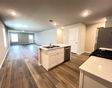 5557 Rollins Drive - Photo Thumbnail 2
