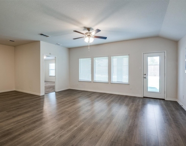 6409 Windsor Lane - Photo Thumbnail 3