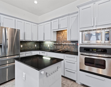 1136 Pedernales Trail - Photo Thumbnail 8
