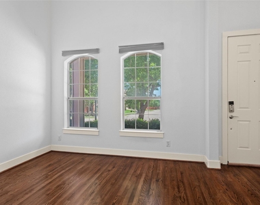 1136 Pedernales Trail - Photo Thumbnail 10