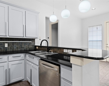 1136 Pedernales Trail - Photo Thumbnail 7