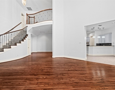 1136 Pedernales Trail - Photo Thumbnail 3