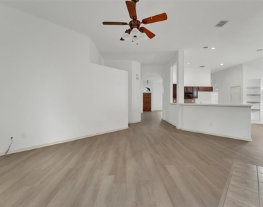 5106 Petersburg Drive - Photo Thumbnail 4