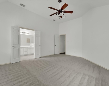 5106 Petersburg Drive - Photo Thumbnail 9