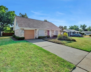 1220 Farnham Court E - Photo Thumbnail 3