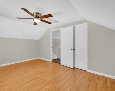 1220 Farnham Court E - Photo Thumbnail 21