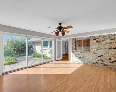 1220 Farnham Court E - Photo Thumbnail 13