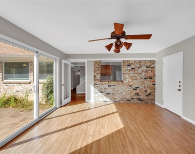 1220 Farnham Court E - Photo Thumbnail 15