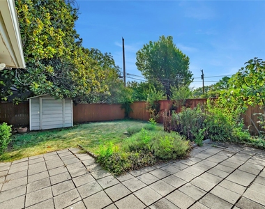 1220 Farnham Court E - Photo Thumbnail 28