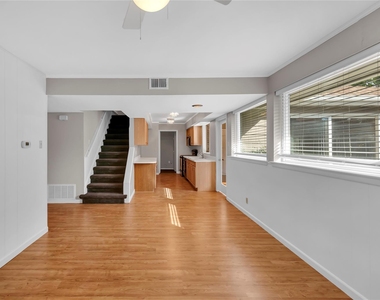 1220 Farnham Court E - Photo Thumbnail 9