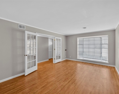 1220 Farnham Court E - Photo Thumbnail 5