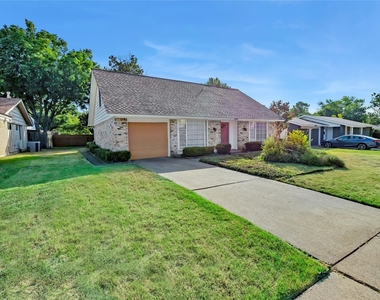 1220 Farnham Court E - Photo Thumbnail 2