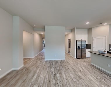 5533 Baker Creek Road - Photo Thumbnail 2