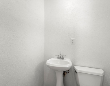 412 E Ross Street - Photo Thumbnail 18