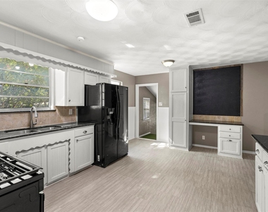 412 E Ross Street - Photo Thumbnail 11