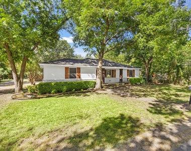 412 E Ross Street - Photo Thumbnail 2