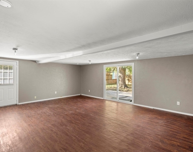 412 E Ross Street - Photo Thumbnail 17