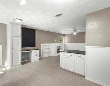 412 E Ross Street - Photo Thumbnail 14
