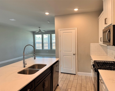 804 Sicily Boulevard - Photo Thumbnail 15