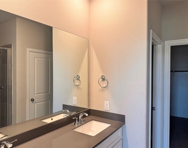 804 Sicily Boulevard - Photo Thumbnail 8