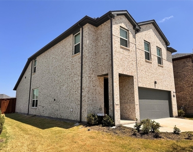 804 Sicily Boulevard - Photo Thumbnail 2