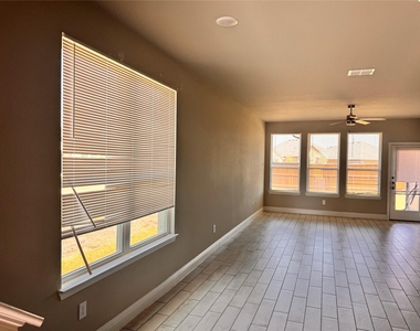 804 Sicily Boulevard - Photo Thumbnail 4