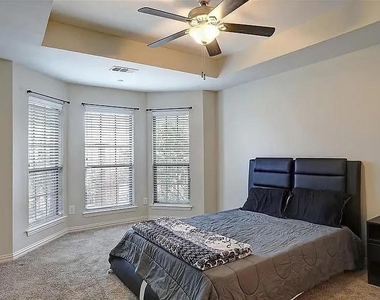 575 S Virginia Hills Drive - Photo Thumbnail 4