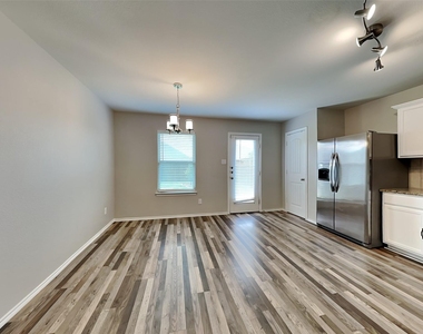 3085 Seth Lane - Photo Thumbnail 6