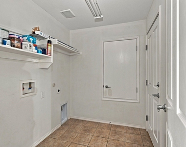 4521 Sheldon Trail - Photo Thumbnail 20