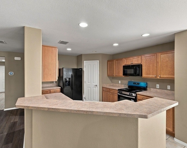 4521 Sheldon Trail - Photo Thumbnail 9