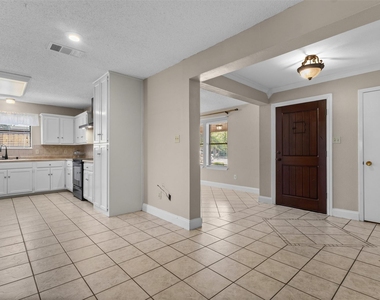 207 Washington Avenue - Photo Thumbnail 2