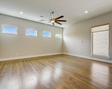 3465 Market Row - Photo Thumbnail 5