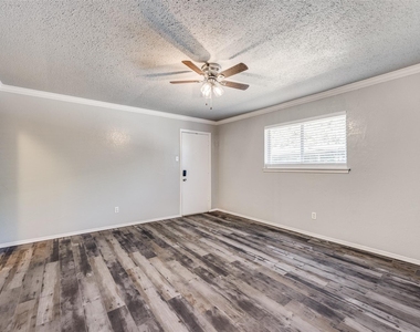 5053 Les Chateaux Drive - Photo Thumbnail 6