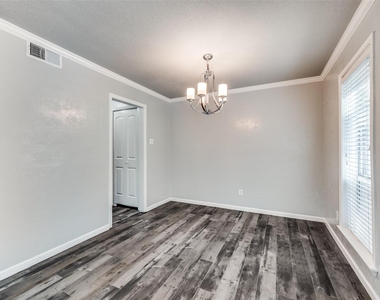 5053 Les Chateaux Drive - Photo Thumbnail 3