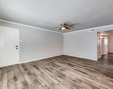 5053 Les Chateaux Drive - Photo Thumbnail 1