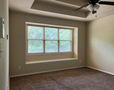 5104 Kestrel Drive - Photo Thumbnail 12