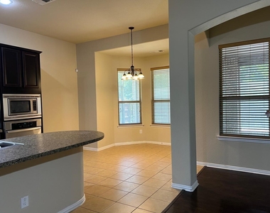 5104 Kestrel Drive - Photo Thumbnail 11