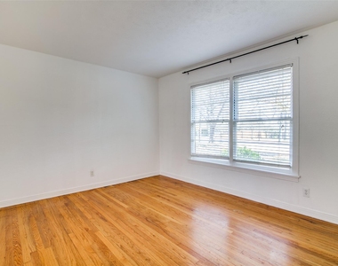 214 S Clark Street - Photo Thumbnail 4