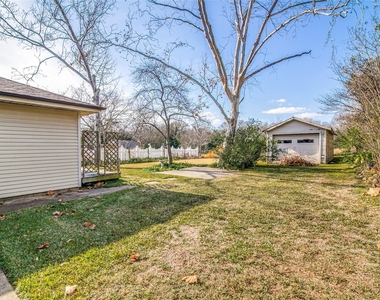 214 S Clark Street - Photo Thumbnail 22