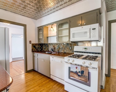 214 S Clark Street - Photo Thumbnail 11
