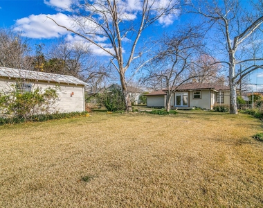 214 S Clark Street - Photo Thumbnail 26