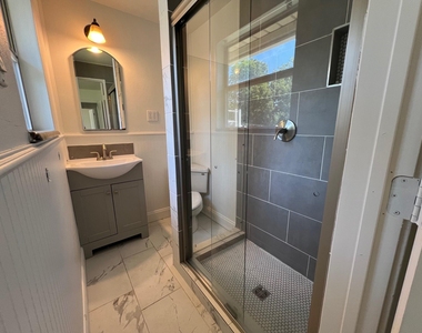 214 S Clark Street - Photo Thumbnail 18