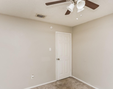 7404 Cheryl Court - Photo Thumbnail 8