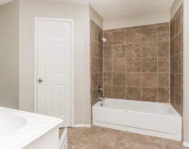 7404 Cheryl Court - Photo Thumbnail 13