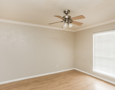 7404 Cheryl Court - Photo Thumbnail 10