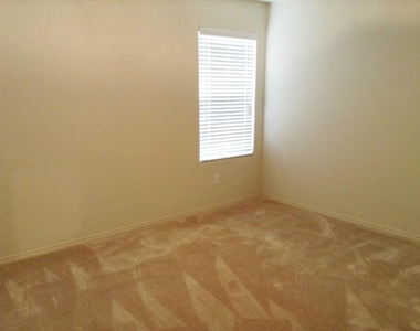 1413 S Raven Drive - Photo Thumbnail 4