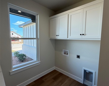 7802 Enderby Lane - Photo Thumbnail 11