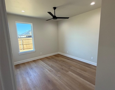 7802 Enderby Lane - Photo Thumbnail 13