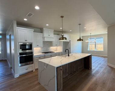 7802 Enderby Lane - Photo Thumbnail 3