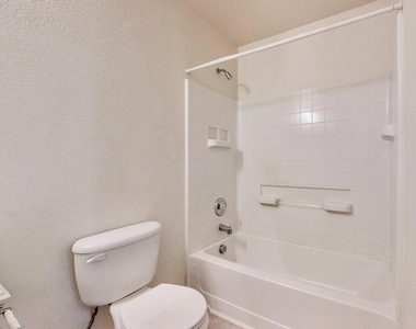 1216 Lake Forest Drive - Photo Thumbnail 28